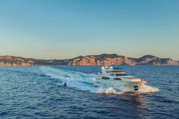 Astondoa A98 GLX | IbzYachts